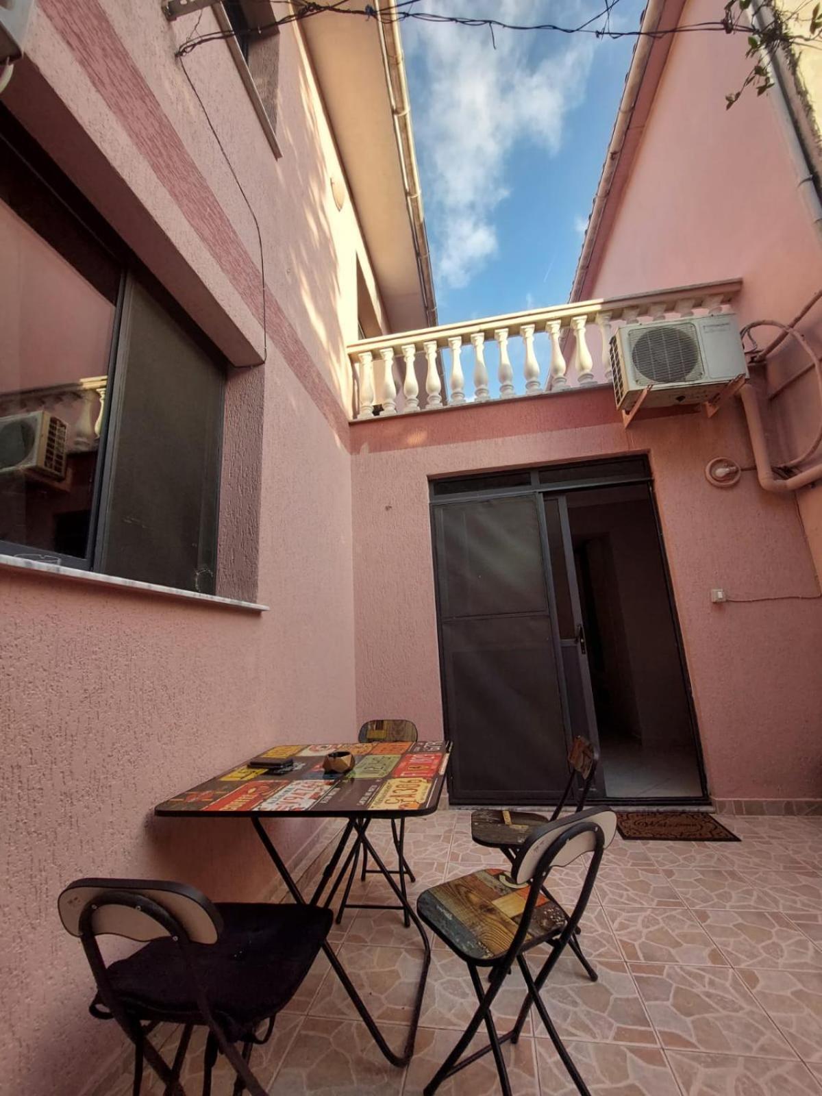 Gex Guest House 地拉那 外观 照片