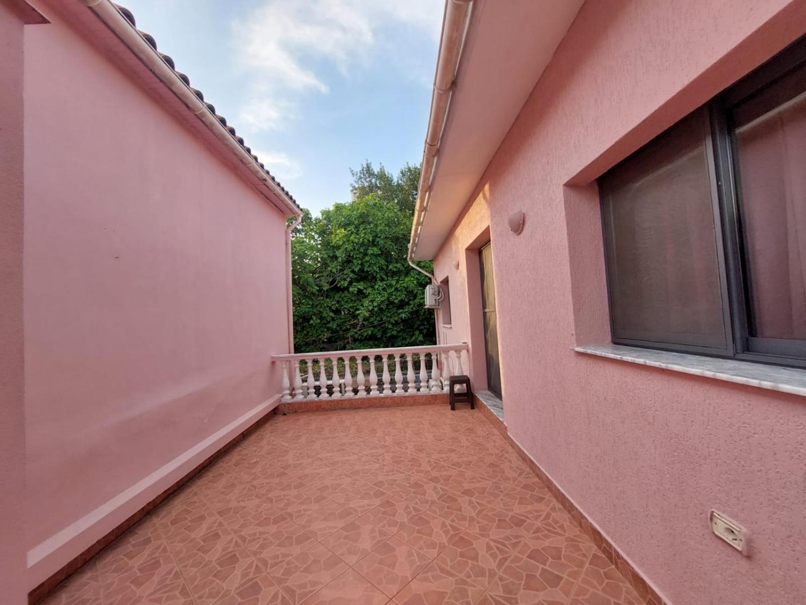 Gex Guest House 地拉那 外观 照片